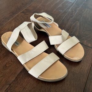 Steve Madden Effie nude strappy sandals 10